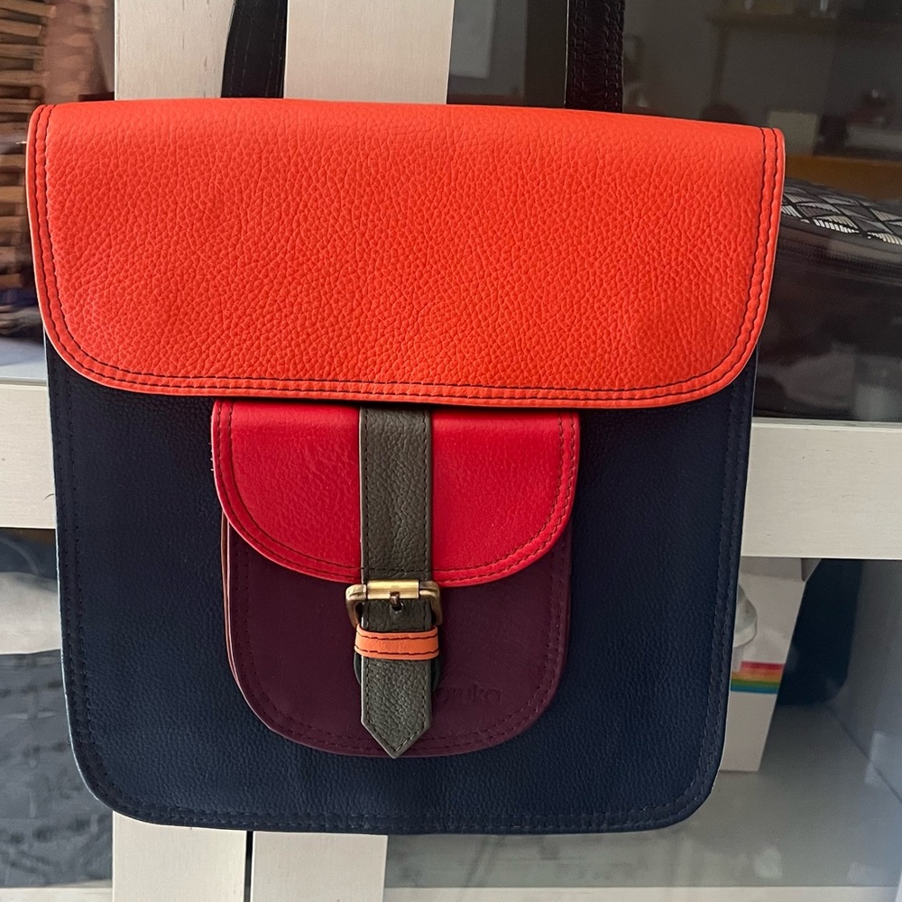 Chic Multicolor Leather Crossbody Bag Convertible